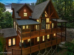 1041 Vista Dr, Sevierville, TN 37738