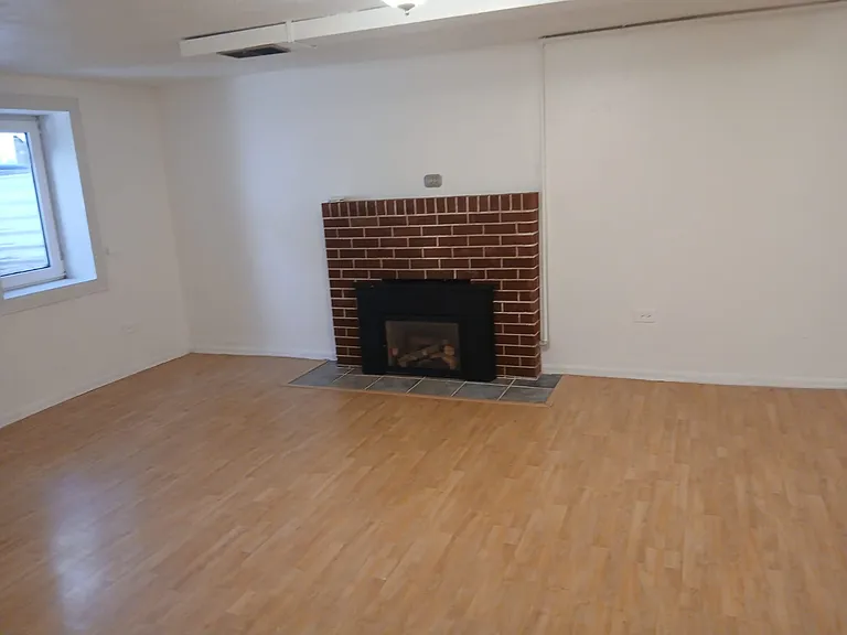 4558 Hooker St — Photo 14
