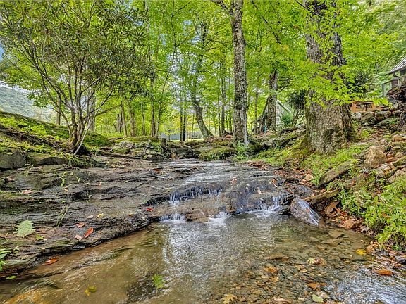 2nd image of 155 Chestnut Creek Road