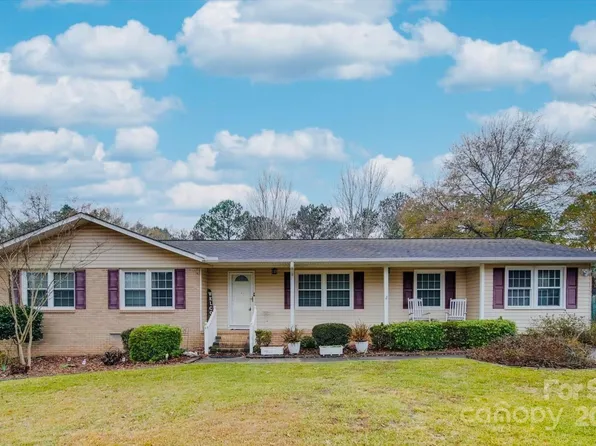 106 Fox Run Dr, Fort Mill, SC 29715