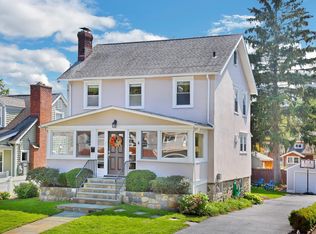27 Pleasant St, Cos Cob, CT 06807