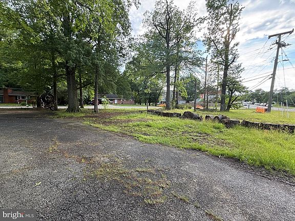 2nd image of 18299 Cabin Rd