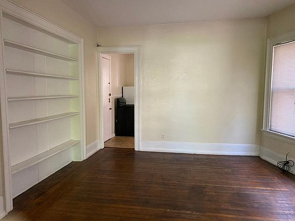 4th image of 409 Richmond Ave #2A