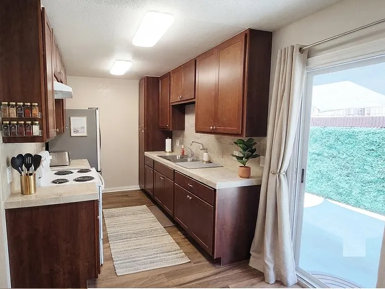 5822 Fullerton Ave #4 — Photo 4