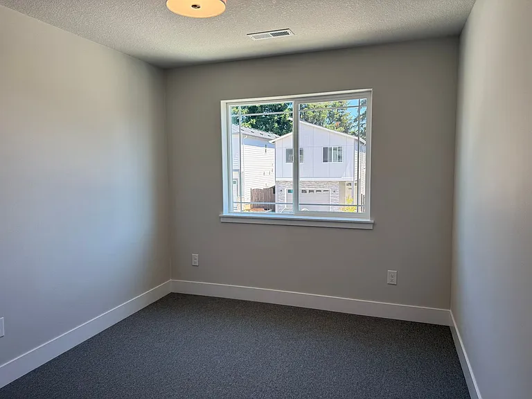 9702 NE 29th Ave — Photo 6