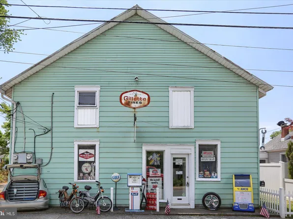 281 W 2nd St, Hummelstown, PA 17036
