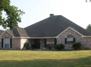 919 N 27th St, Nederland, TX 77627