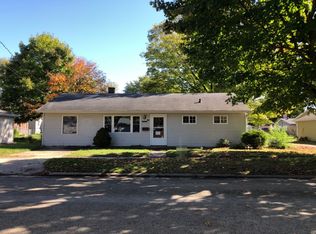 302 S Hall St, Morrison, IL 61270