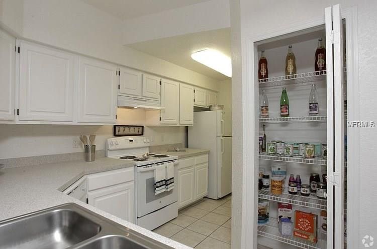 2nd image of 1640 Oviedo Grove Cir APT 04