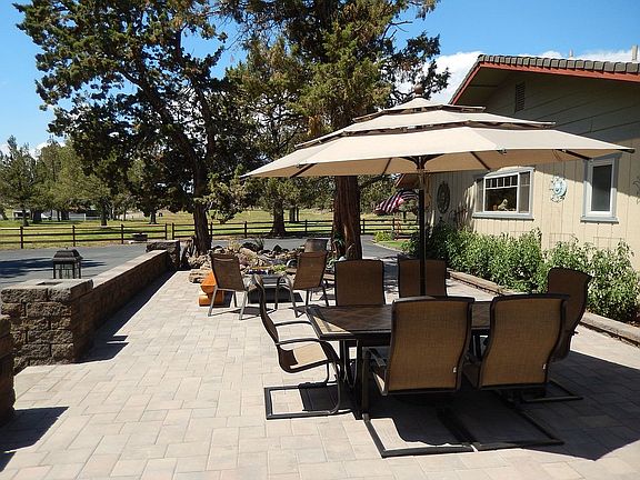 Patio/ BBQ / Water Feature