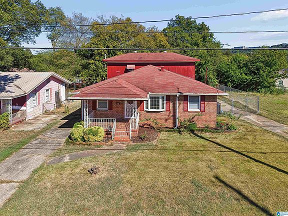 3rd image of 825 Goldwire St SW