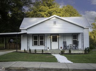 269 S Hill St, Toccoa, GA 30577