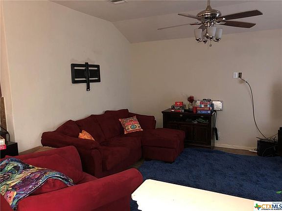 5th image of 2105 Meadow View Dr