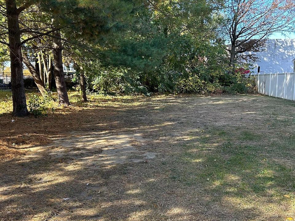2nd image of 523 N 2nd St