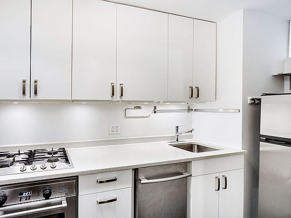 5th image of 244 W 15th St #3A