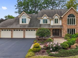 1240 Eagle Ct, Wheaton, IL