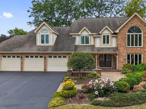 1240 Eagle Ct, Wheaton, IL 60189