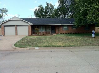 2733 Walnut Rd, Norman, OK 73072