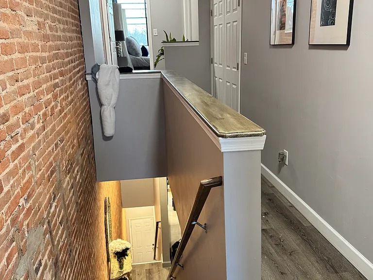 view of how most recent tenant furnished the space. space has been cleared out for next tenant