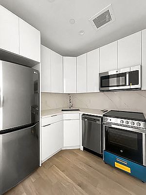 3rd image of 166 E 105th St #5