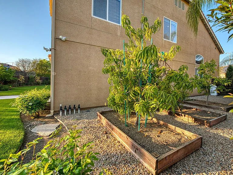 10509 N Sierra Vista Ave — Photo 36