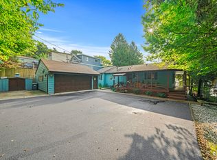 119 Cora Ave, Fox Lake, IL 60020