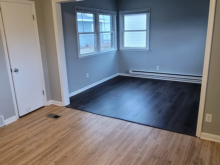 120 Maryland Ave W — Photo 4