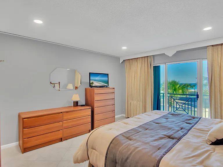 3939 Ocean Dr #307C — Photo 14