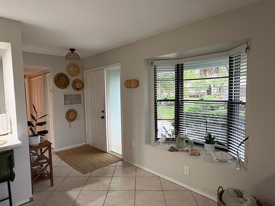 1st image of 600 Carriage House Ln APT 101