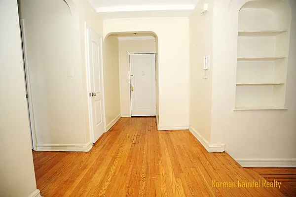 Rented by Norman Raindel, LREB | media 40