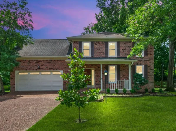 7840 Harpeth View Dr, Nashville, TN 37221