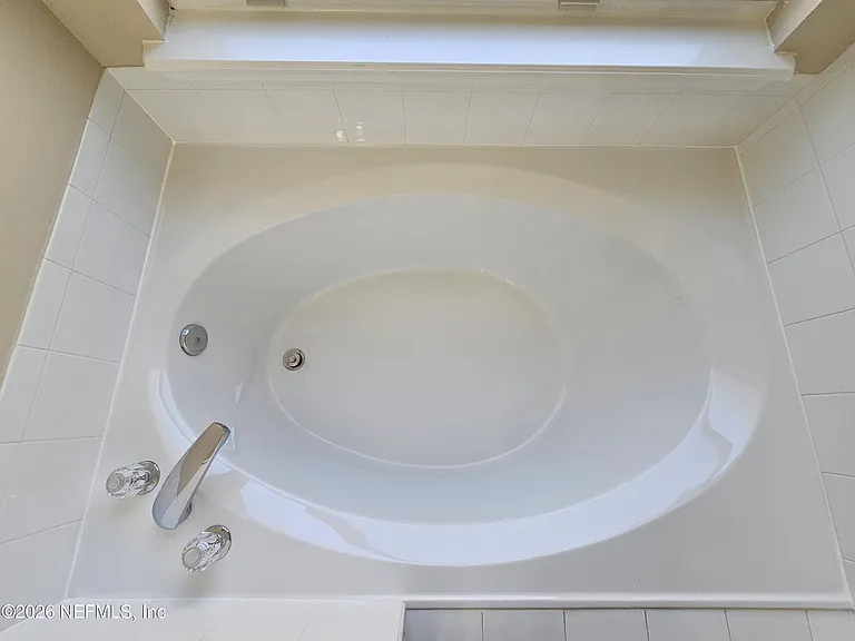 1616 Austin Ln — Photo 15
