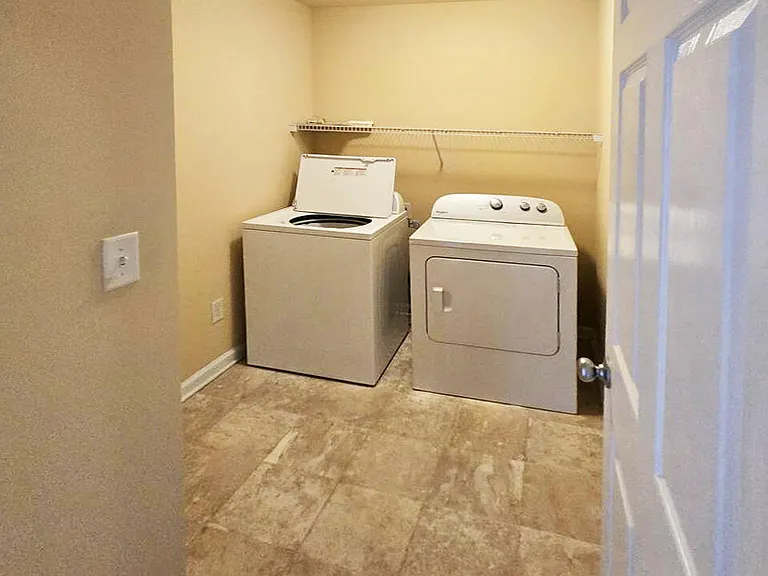 105 Chandler Springs Dr — Photo 16
