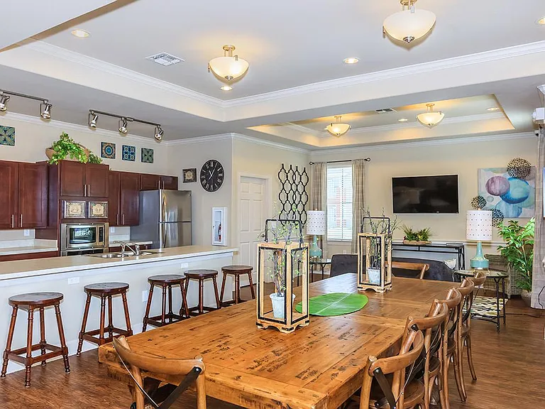 320 S Stewart Blvd — Photo 11
