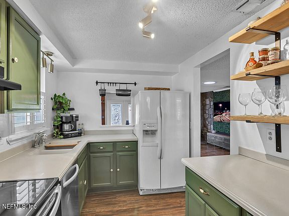2nd image of 6674 ALISMA Lane