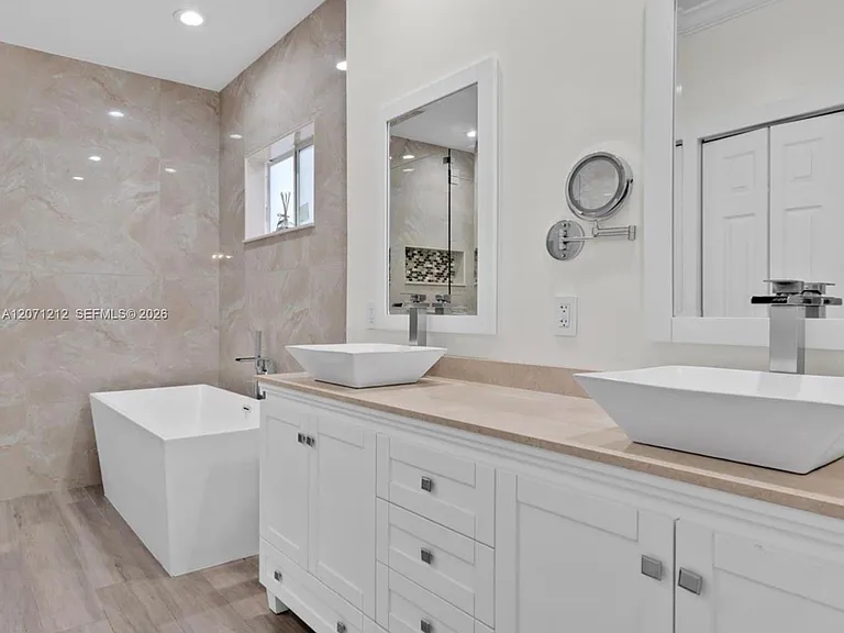 14571 SW 160th Ct — Photo 17