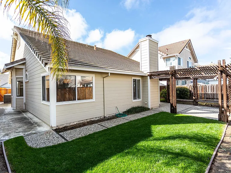 1040 Dellwood Ct — Photo 13