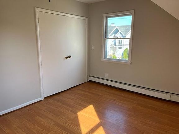 5th image of 9 Rosalind Ave