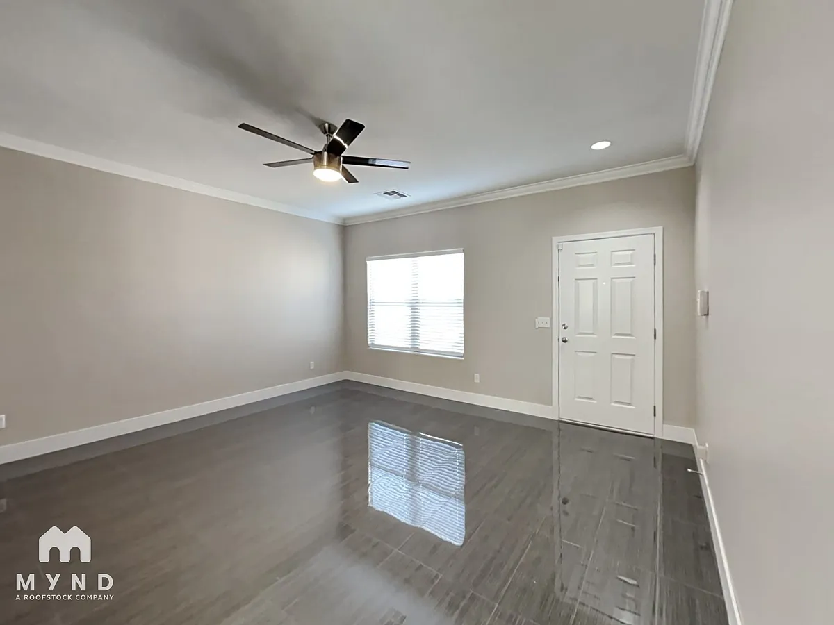 Building Photo - 4643 E Rousay Dr