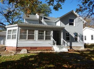 205 N Walnut St, Monticello, IA 52310