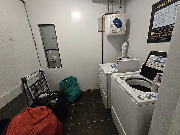 5th image of 147 Rockaway Pkwy APT 6
