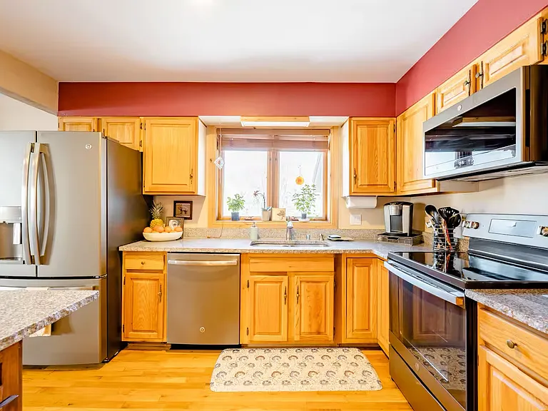 225 Eagle Dr #10B — Photo 7