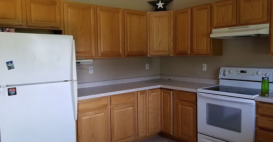 2nd image of 304 Monarch Ln