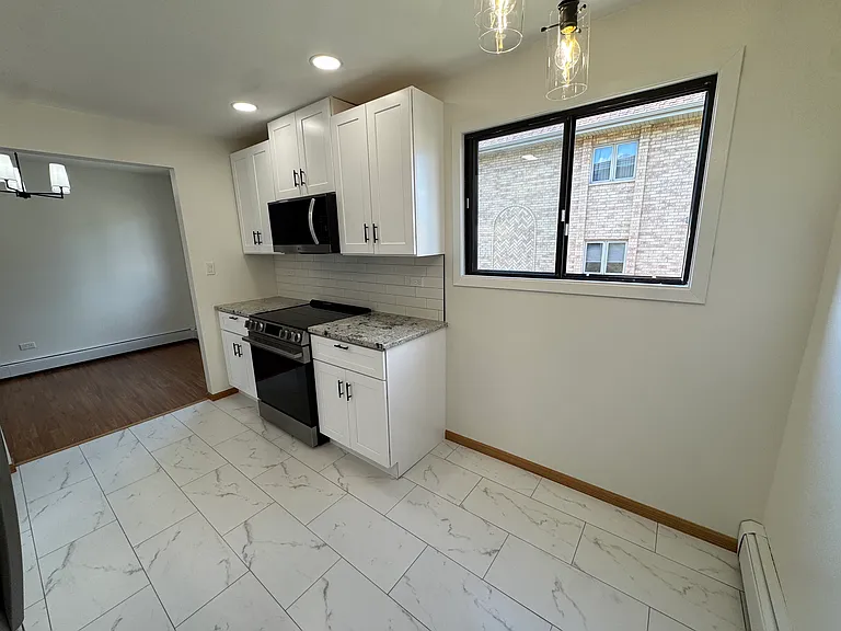 10425 Mayfield Ave #2W — Photo 11