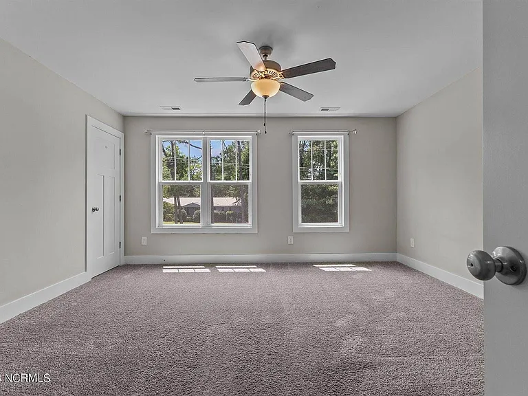 139 Crestview Rd — Photo 33