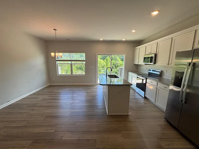 140 Fideaux Blvd — Photo 3
