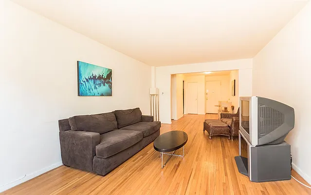 Sold by Re/Max In The City | media 4