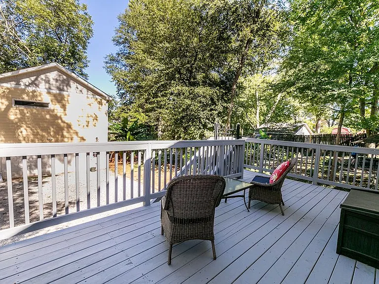 1084 Sanders Ave SE — Photo 30