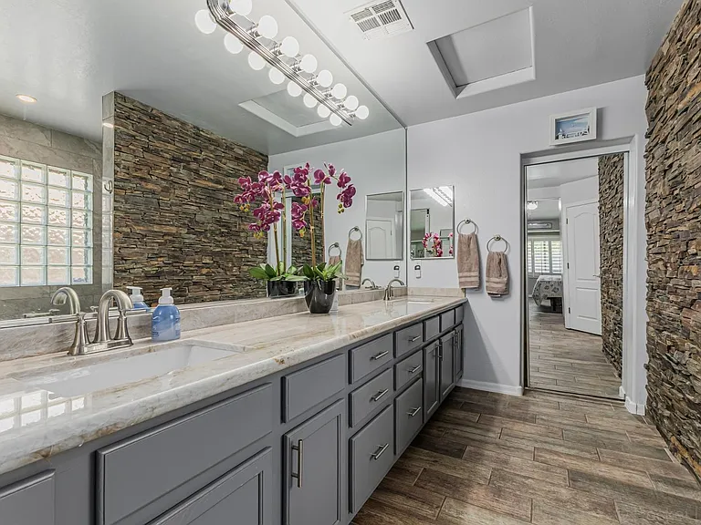17475 W Spring Ln — Photo 9