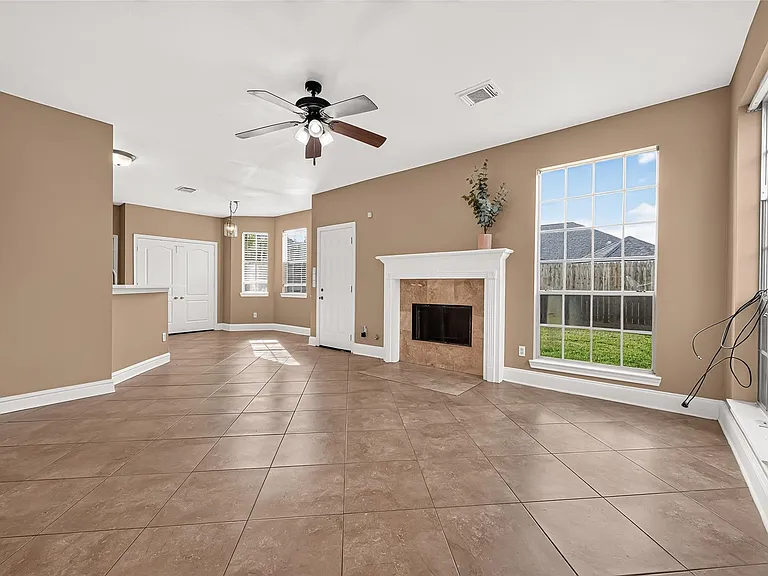 4011 Alexis Cir — Photo 22